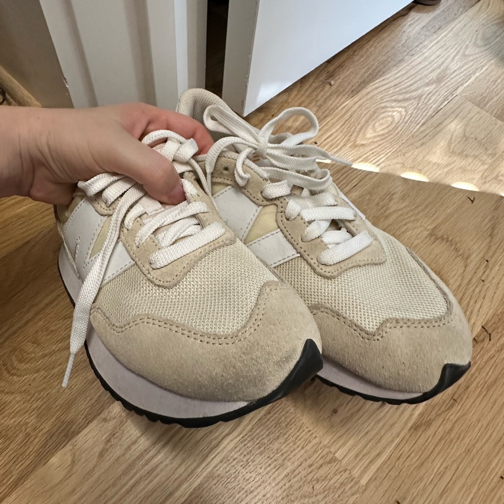 New Balance 237
